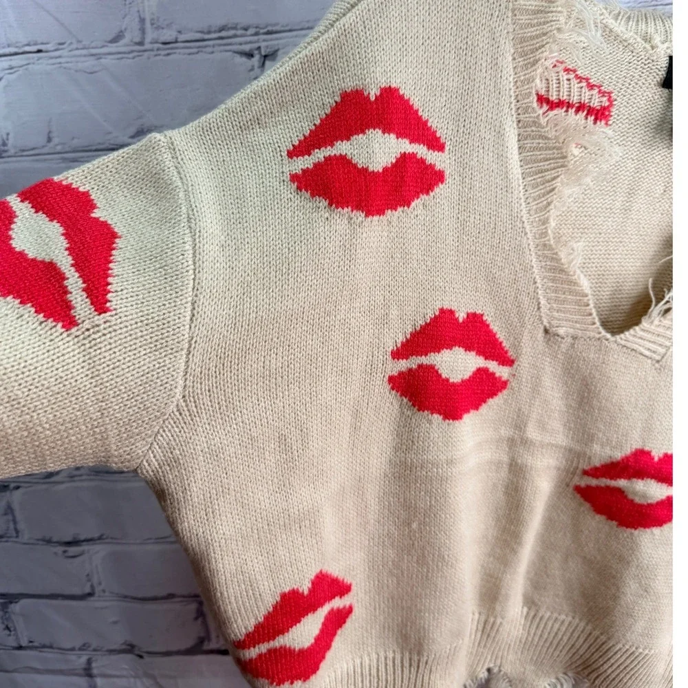 Just Polly V-Neck Sweater Women's Medium Beige Red Lips Print Fringed Grunge Top - Picture 6 of 7